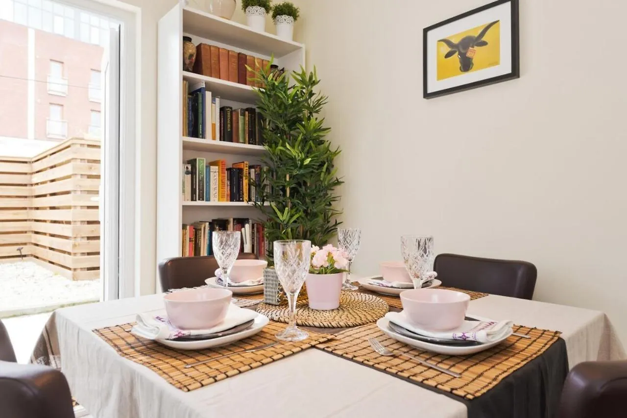 Charming Riverside Apartment - Minutes From City Dublin